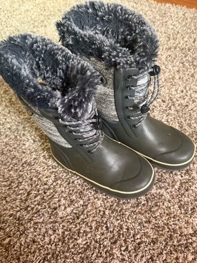 The North Face Kids Gray Faux-Fur Winter Boots